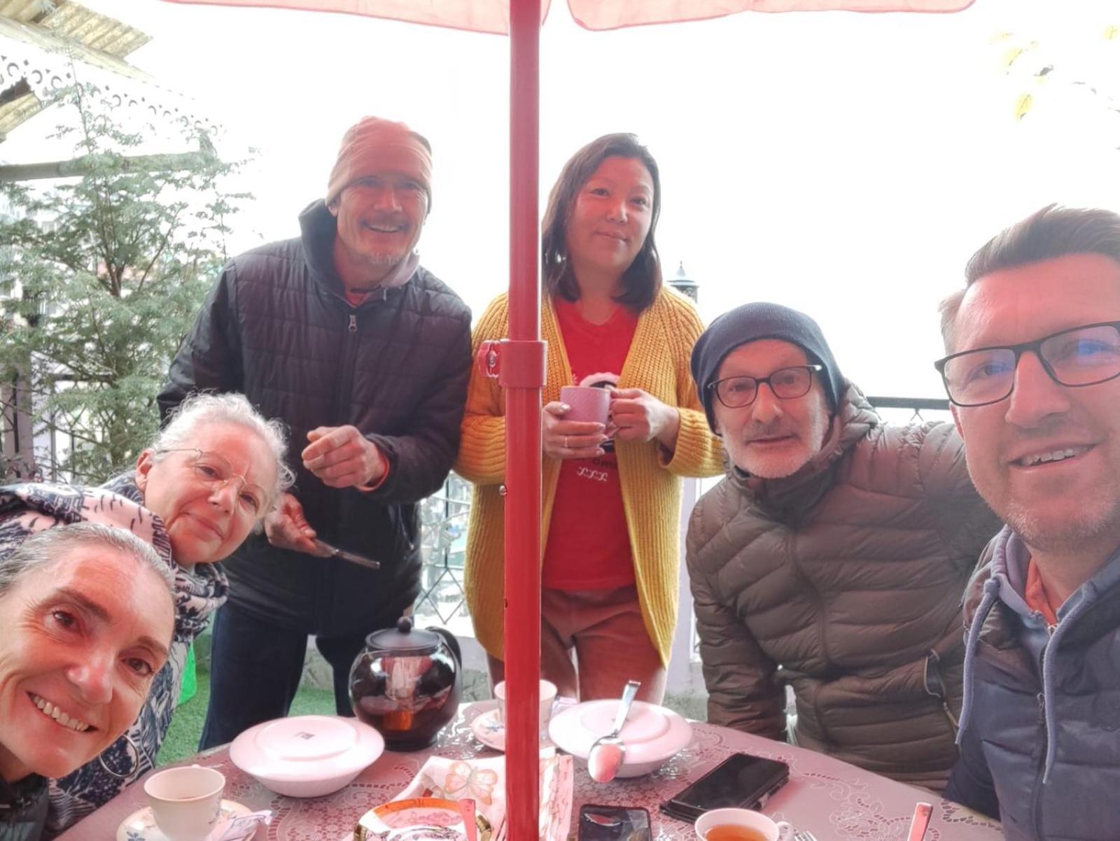 Dew Drops Guest House Darjeeling  Esterno foto